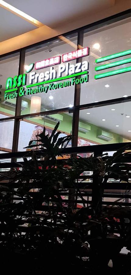 Cozyvilla At 81 Newport Blvd Walk To Naia T3 Marriott & Resorts World Casino & Newport Mall For 5 Pax Free Parking!!!! Пасай Экстерьер фото